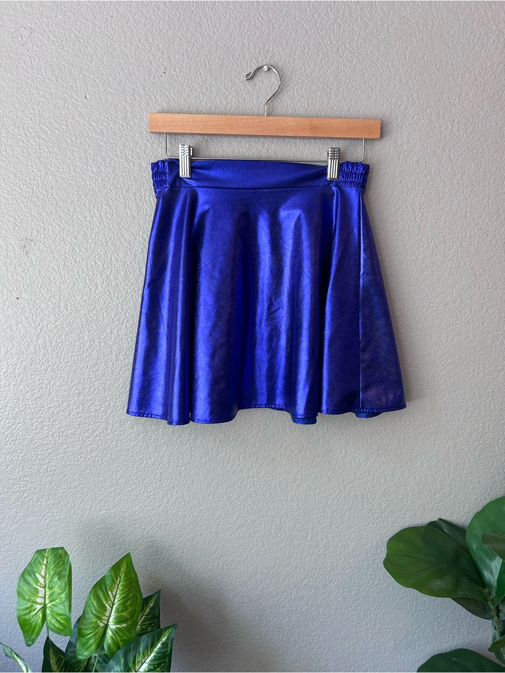 Women’s Shimmer Iridescent Rave Festival Mini Skirt in Electric Blue